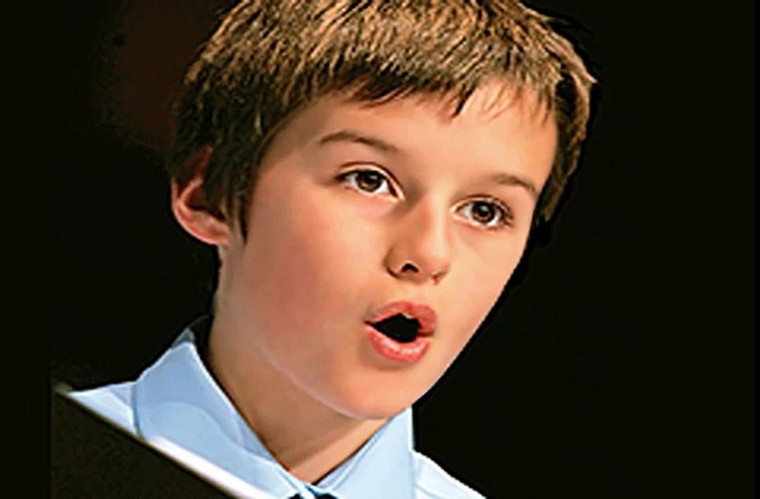 Moray West, boy soprano, sings Bist Du Bei Mir