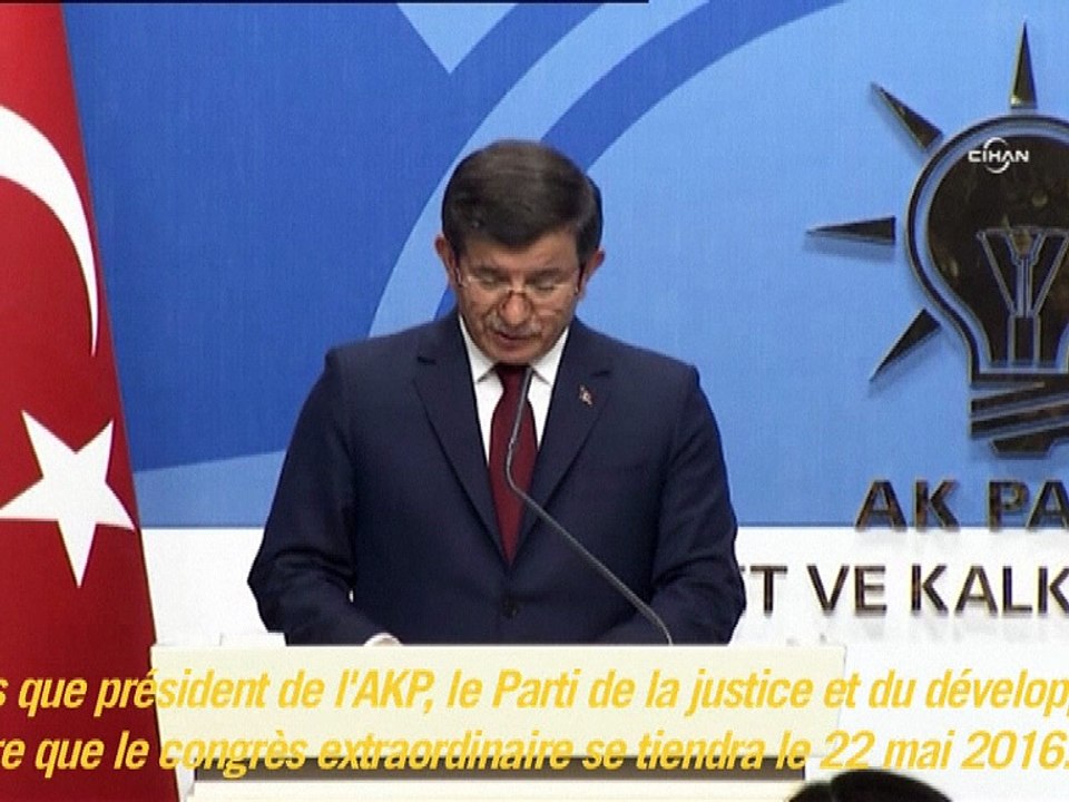 Turquie: Davutoglu annonce son départ, Erdogan consolide son pouvoir