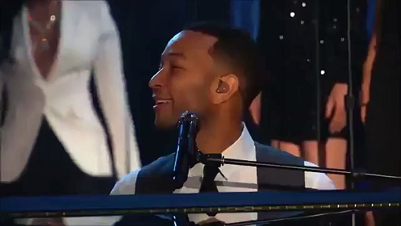 Demi Lovato performing Hello by Lionel Richie at his tribute, at The GRAMMYs