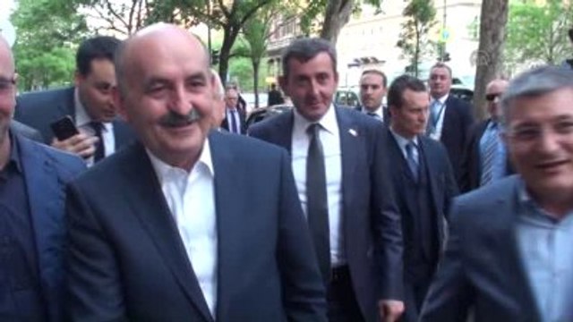 Müezzinoğlu, Yunus Emre Enstitüsü Ziyaret Etti