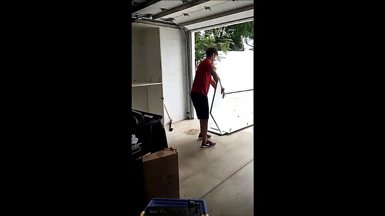 Derek Hough Spring Cleaning 050516