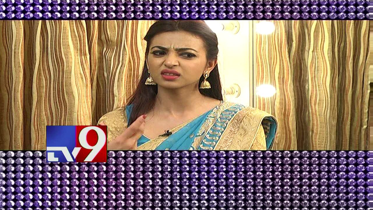 Radhika Apte surprises everyone with hot pics