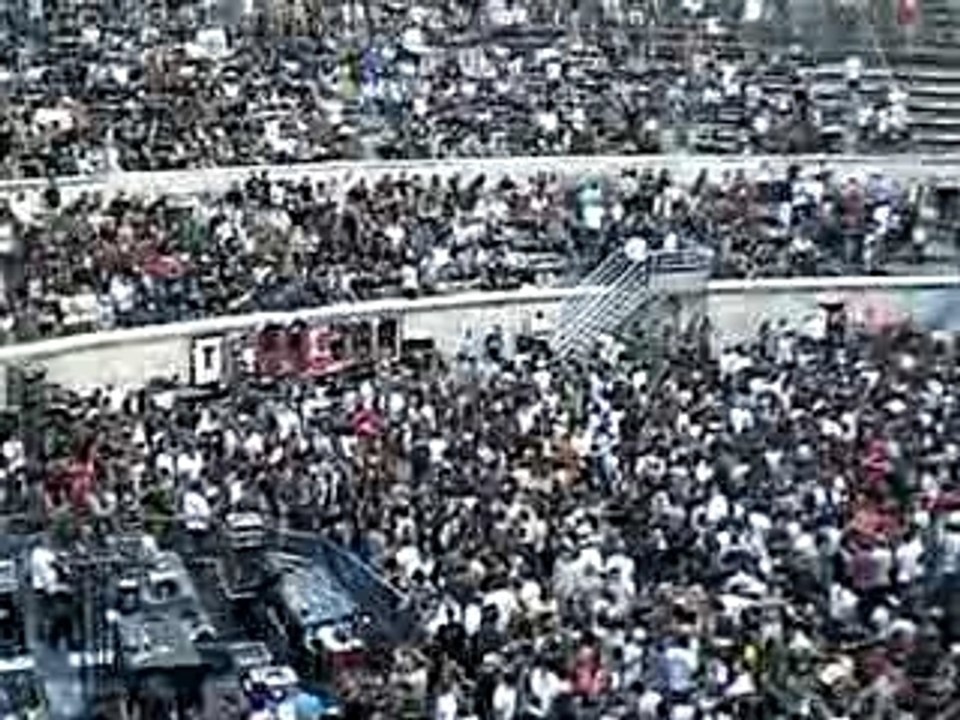 DAFT PUNK ALIVE 2007 ARENES DE NIMES  PUBLIC