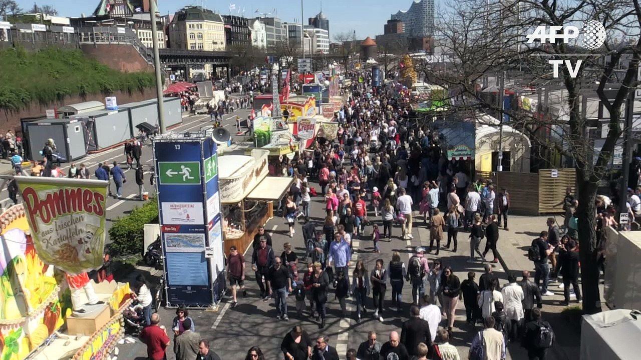 Schiffsparade in hamburg: hansestadt feiert hafengeburtstag