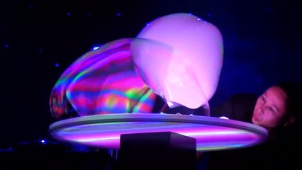 Amazing Soap bubbles show.