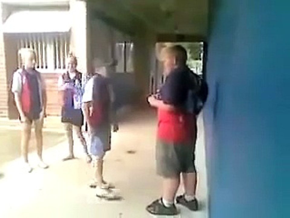 Grosse baston a l'école