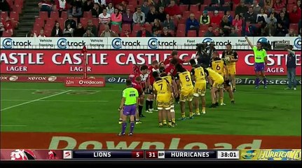 Reggie Goodes punit Courtnall Douglas Skosan à l'impact