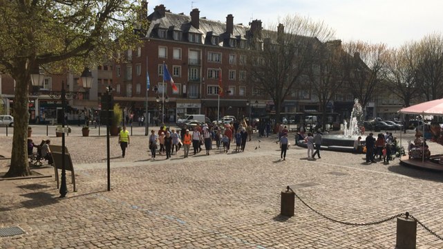 La marche des vocations réunit 500 personnes à Lisieux