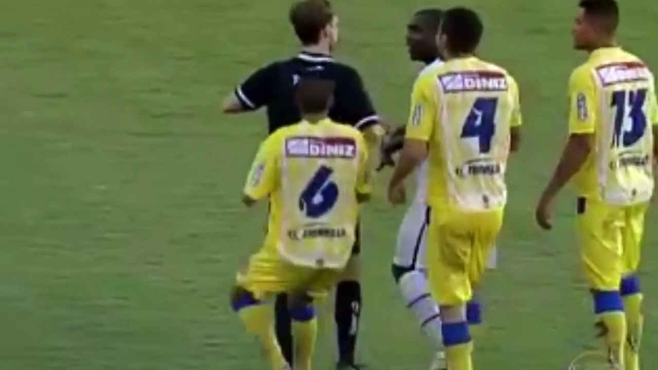 Le stupide carton rouge de Clarence Seedorf !