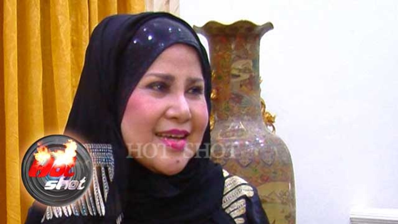 Elvy Sukaesih Masih Setia Kepada Alm. Sang Suami - Hot Shot 06 Mei 2016