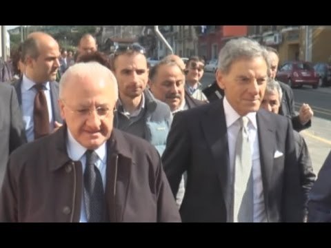 Napoli - Gianni Lettieri in rimonta nei sondaggi su de Magistris (05.05.16)