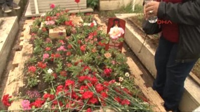 Deniz Gezmiş ve Arkadaşları Mezarları Başında Anıldı