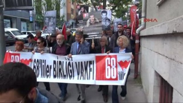 Deniz Gezmiş ve Arkadaşlarına Dolmabahçe'de Karanfilli Anma