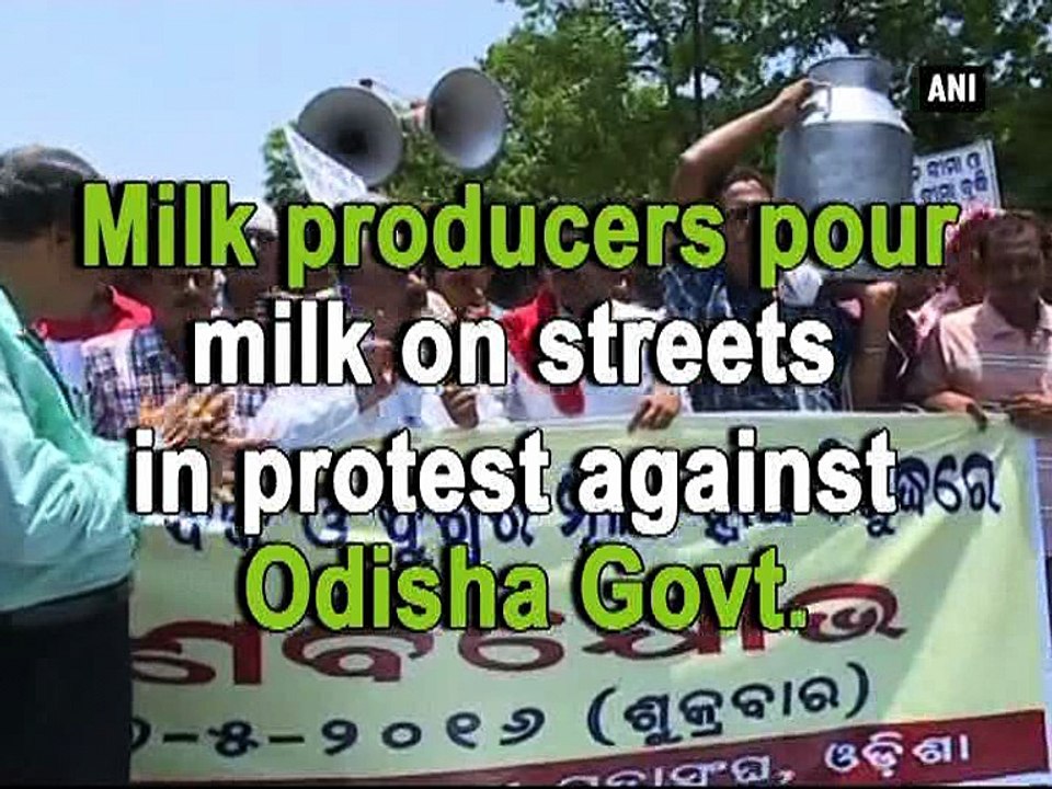 Milk producers pour milk on streets in protest against Odisha Govt.