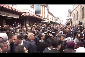 Davutoğlu, Cuma'yı Kapu Camisi'nde kıldı