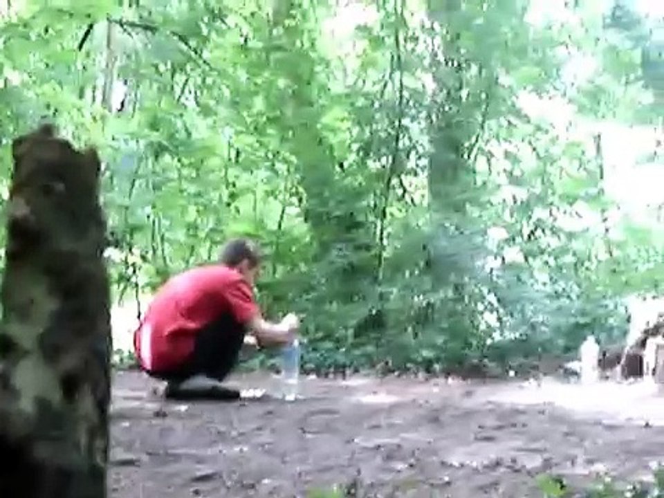 Bombe Acide : acide chlorhydrique + aluminium