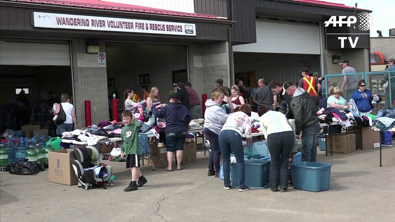 Waldbrände in Kanada: Luftbrücke für 25.000 Menschen