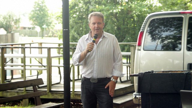 Colin Paul sings 'What A Wonderful Life' Wiseguys Elvis Week 2014