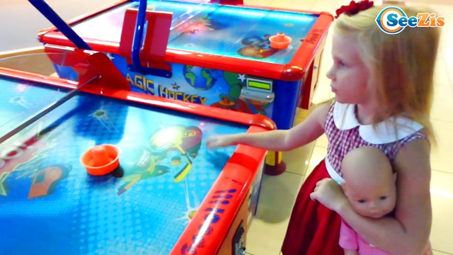 ✔ Кукла Беби Борн и Маша на Прогулке в Детском Развлекательном Центре / Baby Born Doll Video ✔