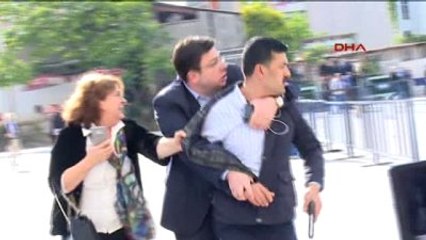 Can Dündar'a Saldırı Anı Kamerada