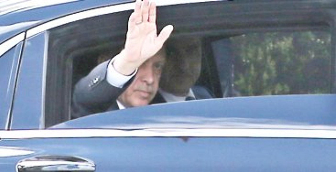 Numan Kurtulmuş, Eyüp Sultan'dan Erdoğan'ın Makam Aracıyla Ayrıldı