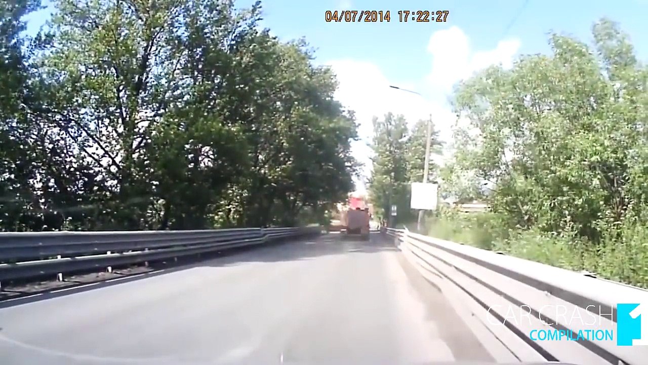 Car Crashes, Crazy Drivers & Road Rage | Compilation APRIL 2016 #32