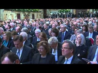 Papa qorton Europën “e lodhur”: Emigrantët nuk janë kriminelë - Top Channel Albania - News - Lajme