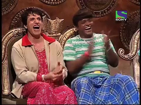 Shakeel Siddiqi Flirts With Sarween Chawla…