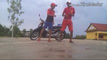 Dj det maly remix 2016   Khmer DJ Song With Funny Dancing