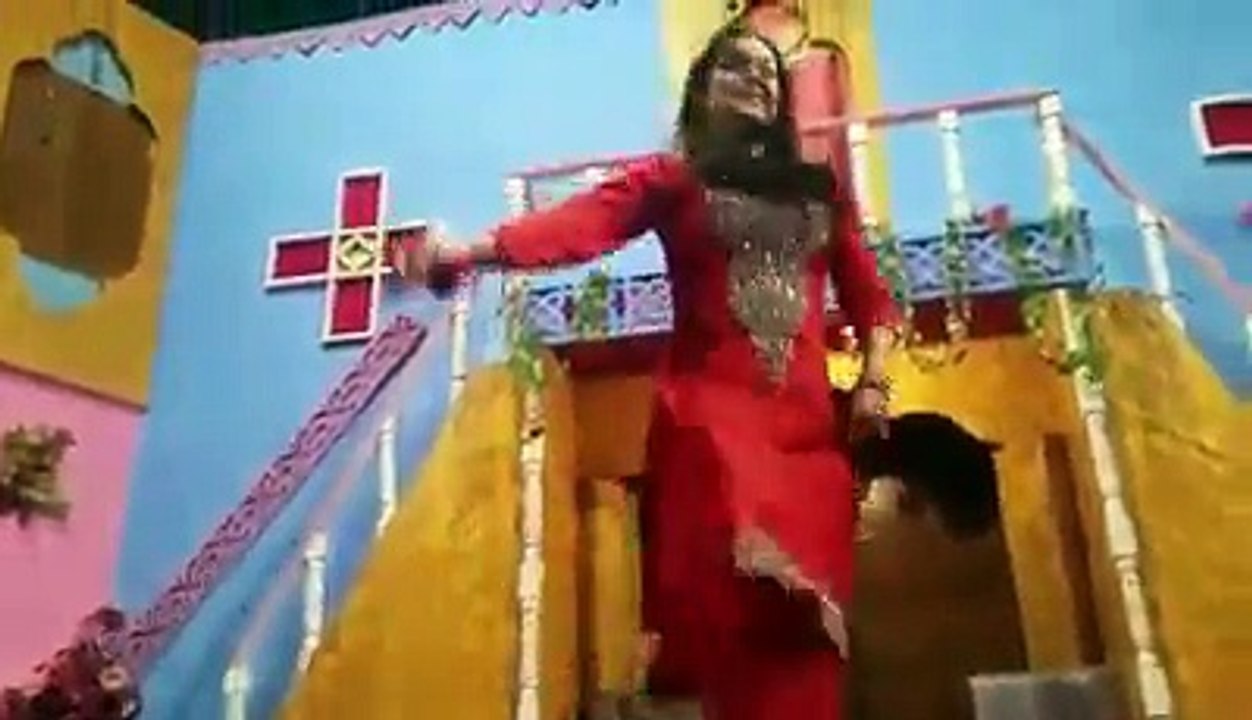 Dil di lagiya noo  kon janada Hot mujra dance