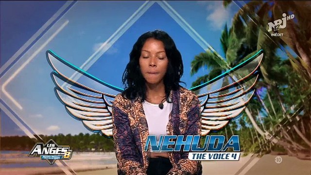 Ricardo apparait totalement nu hier soir dans Les Anges 8 sur NRJ12 - Regardez