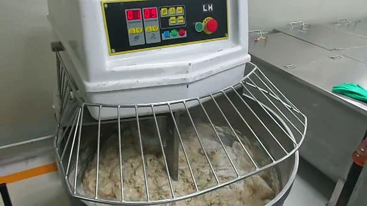 Spiral Mixer (Dough Mixing Start)