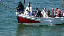A ETRETAT, on célèbre les péris en mer le jour de l'Ascension