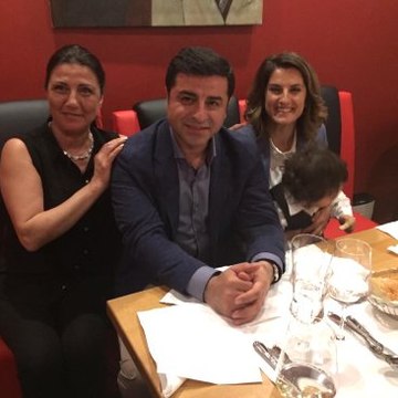 Demirtaş, Boks Maçı İzlemek İçin Almanya'ya Gitti