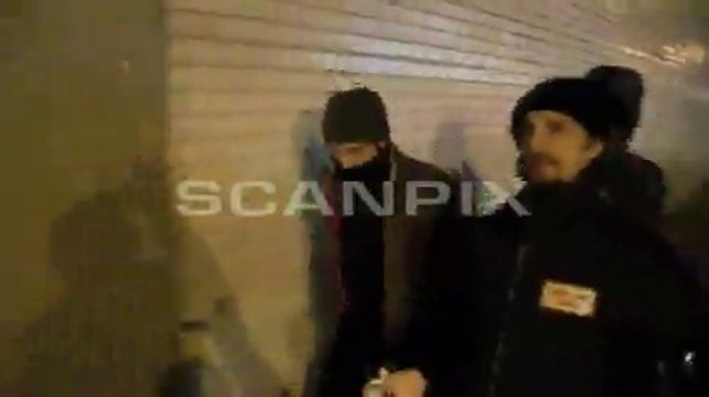 January 2016 Robert Pattinson leaving the hair salon where he got his perm for the role of Connie Nikas in the Safdie Brothers movie GOOD TIME .