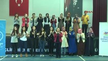 Düzce İşaret Dili Kursiyerlerinden İşitme Engelli Annelere Şarkı