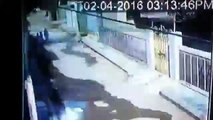 Shocking footage - Man Kidnapping Little boys from Karachi Streets one after another