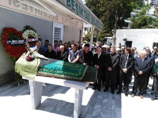 Romalı Perihan'ın Cenazesinde Büyük Vefasızlık!