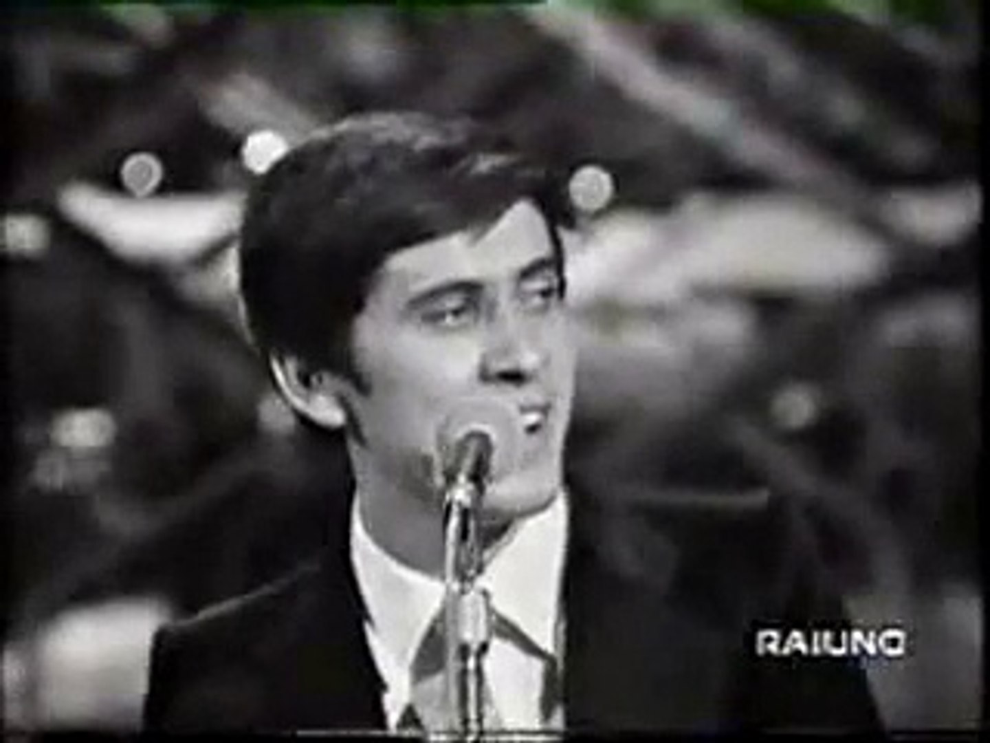 Gianni Morandi - Parla piu piano - Vidéo Dailymotion