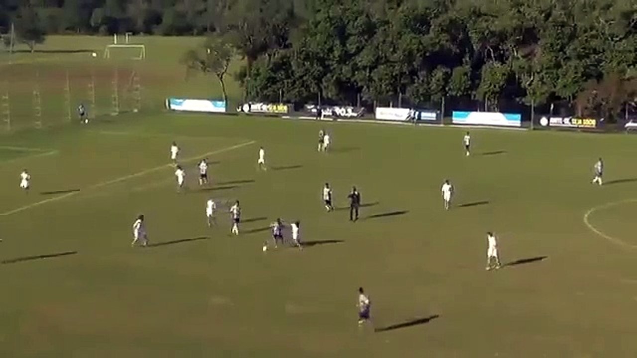 Le superbe but en coup du scorpion d'un jeune Brésilien