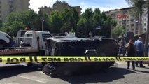 Diyarbakır'da Zırhlı Polis Aracı Takla Attı 4 Yaralı-2