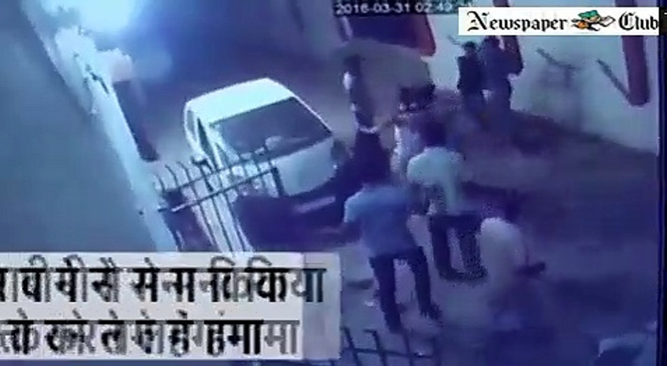 miscreants, beaten, restaurant, owner, caught, cctv, drink wine, latest news in hindi, jalaun, jhansi news, uttar pradesh