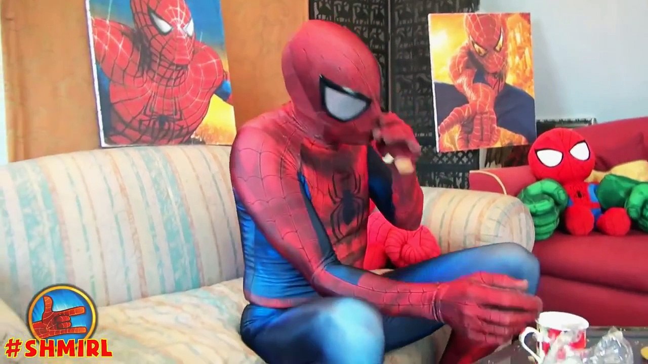 Frozen Elsa Pink SPIDERGIRL Prank by SPIDERMAN with Vacuum Cleaner Superhero Fun In Real Life SHMIRL