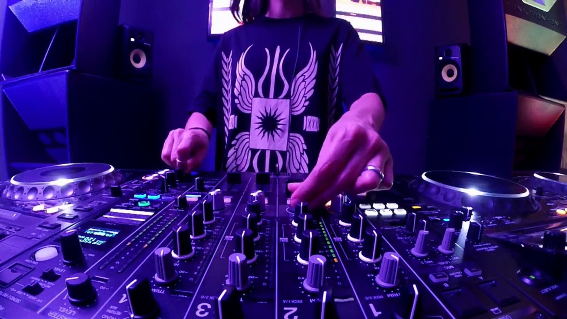 ⁣ANNA - Live @ DJ Mag HQ [06.05.2016] (Minimal Techno, Tech House, Progressive House) (Teaser)