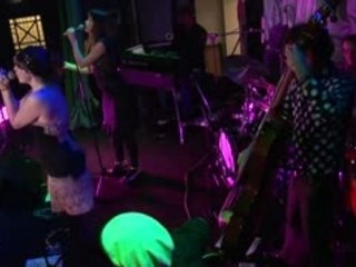 Nouvelle Vague Melanie Phoebe Falling in Love