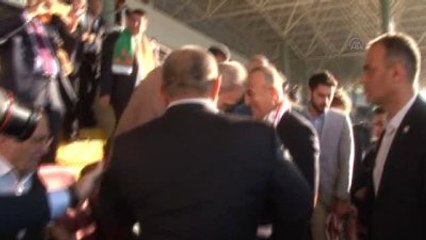 Çavuşoğlu, Alanyaspor Maçını İzledi