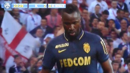 Lacina Traoré Gets Sent Off After Two Dumb Successive Fouls vs Lyon!