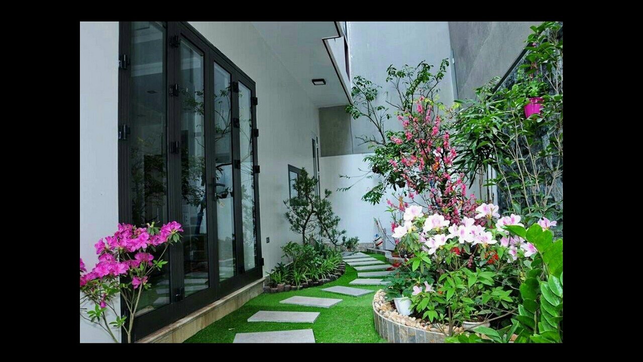 Cửa đi nhựa lõi thép bốn cánh mở quay