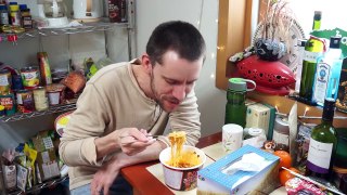 Eating Ultra Spicy Korean Ramen! 불낙 볶음면 and 불닭 볶음면!