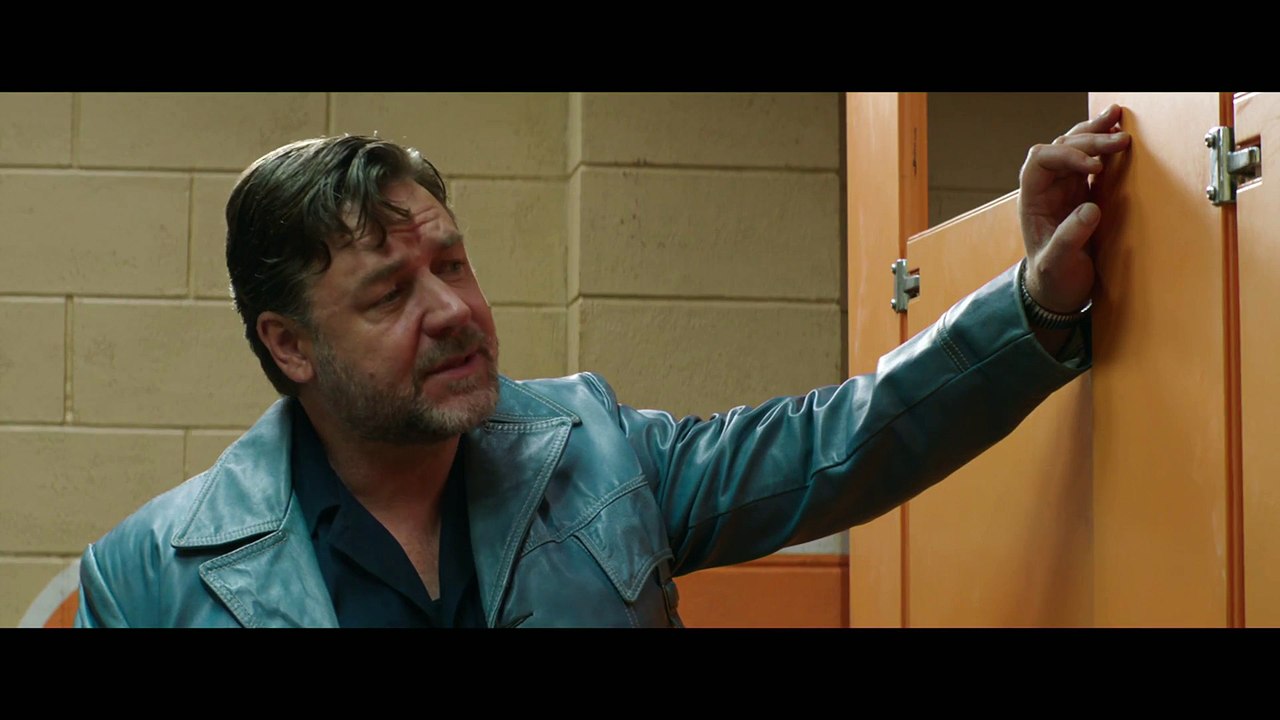 THE NICE GUYS - Bathroom Visit